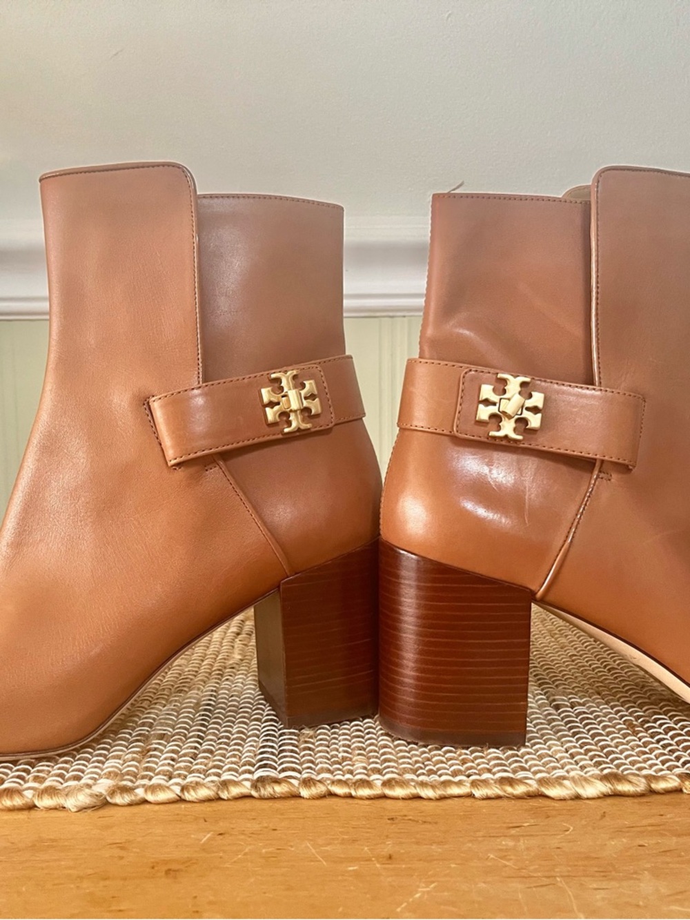Tory Burch Tan Leather Ankle Boots with Gold Logo Accent - Picture 5 of 12